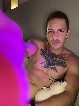 Stripchat Free Porn Cam of roberthrichardc