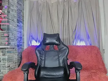 Stripchat Sex Cam of kitty_queen10