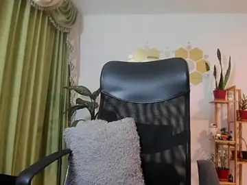 Stripchat Live Sex Cam of LukaCastillo