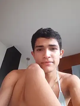 Stripchat Nude Webcam of candylira31