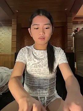 hugecock_molly from stripchat