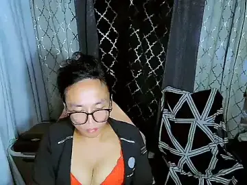 Stripchat Free Porn Cam of YourNikkieXxx
