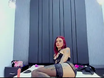 Stripchat Free Live Porn of Emily_Collins69