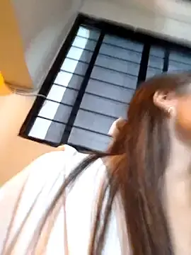 Stripchat Adult Webcam of EmmaValencia_