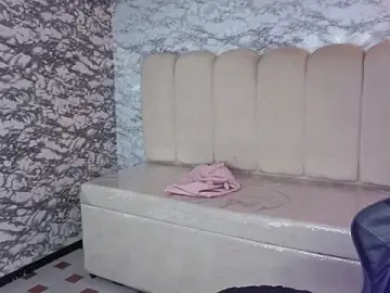 Stripchat Free Porn Cam of Evy_Luxx_v