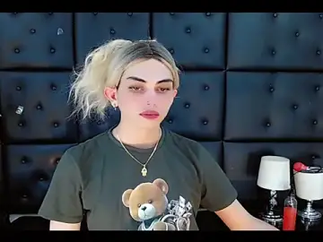 Stripchat Free Porn Cam of Daniela_Pink_