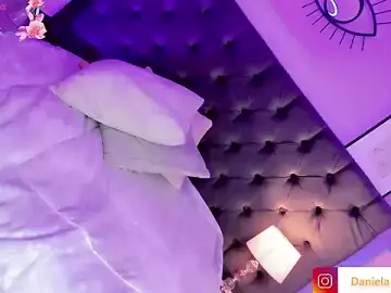 Stripchat Live Porn of Amira_Ember