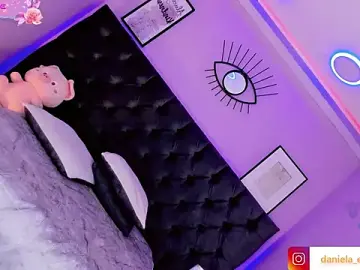 Stripchat Live Porn of Amira_Ember