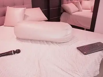 Stripchat Best live sex cam show of BellaLatinaTS