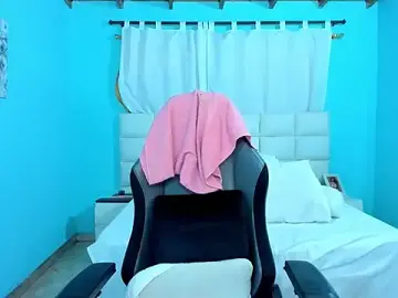 Stripchat Live Sex Cam of SweetGlimmer