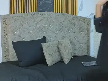 Stripchat Best live sex cam show of LyraenBlue