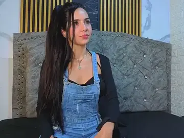Stripchat Live Sex Cam of LyraenBlue