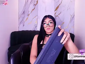 Stripchat Free Porn Cam of Mhiaa_Sweet