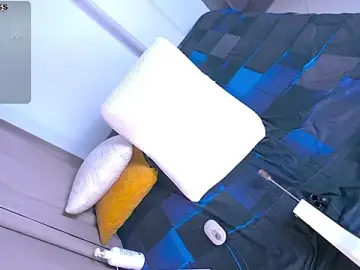 Stripchat Live Sex Cam of argiee_taylorxs2