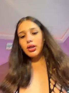 Stripchat Sex Cam of ValeriaAguilar