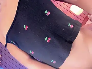 Stripchat Free Porn Cam of Camille_deluxe