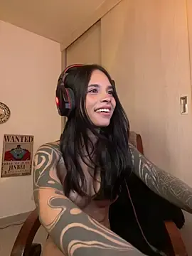 Stripchat Live Sex Cam of alessia_iris19
