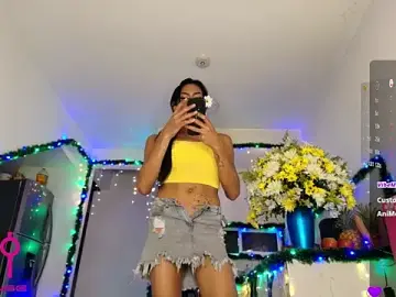 Stripchat Live Porn of Bigdickgirls_02