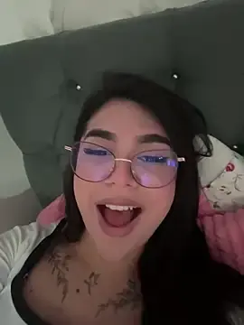 Stripchat Free Porn Cam of RoseCassie