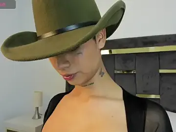 Stripchat Free Live Porn of Exotic__April
