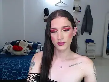 Stripchat Free Live Porn of Playwithlulut77