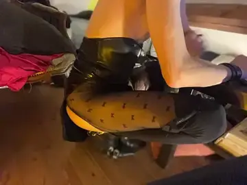 Stripchat Adult Webcams of alexheels_boots