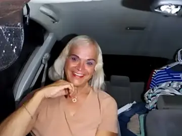 Stripchat Live Sex of dustbunny64