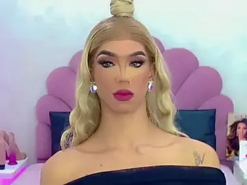 Stripchat Free Live Porn of briana_sex32