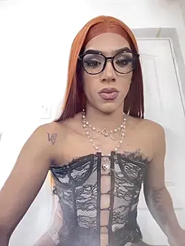 Stripchat Sex Cam of briana_sex32