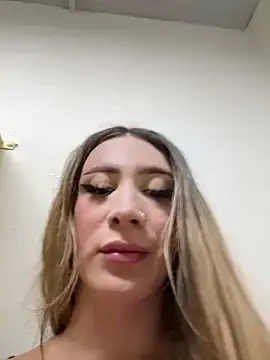 Stripchat Live Sex Cam of bunny_bicht