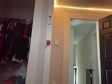 Stripchat Free Porn Cam of bblebuttclouds
