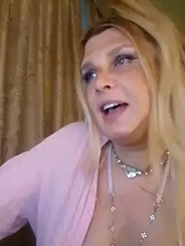 Stripchat Adult Webcam of TsPostophere