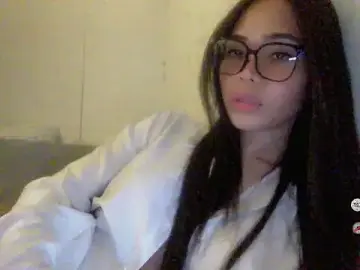 Ms_Laraswan from stripchat