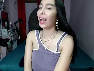 Stripchat Live Sex of TSDESIREcindy29