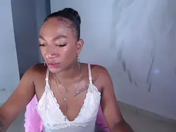 Stripchat Free Porn Cam of samy_doll