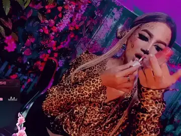 Stripchat Live Sex Cam of andrea__kitty