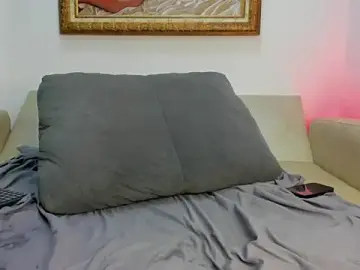 Sunny_OS from stripchat