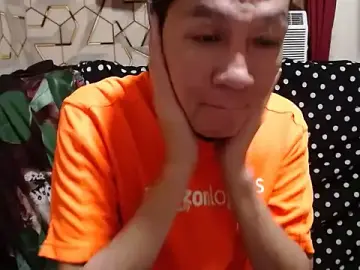 Stripchat Sex Chat of tshugecumxxx