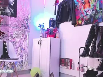 Stripchat Free Live Porn of NicolleDiamonds_cg