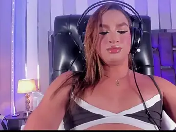 Stripchat Sex Cam of KylieVictoria