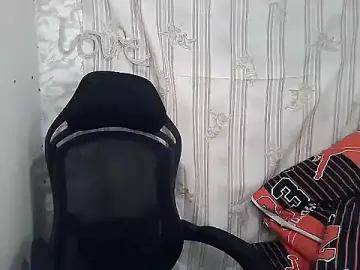 BestCausinEVER2324 from stripchat