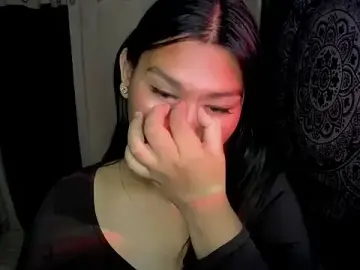 Stripchat Live Sex Cam of Lou_heart