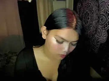 Stripchat Sex Cam of Lou_heart
