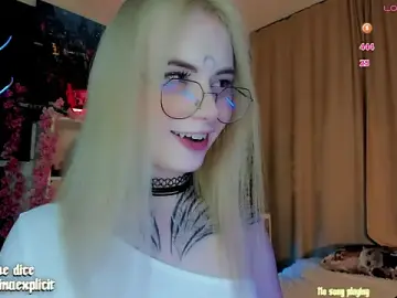 Stripchat Free Live Porn of snake__bites
