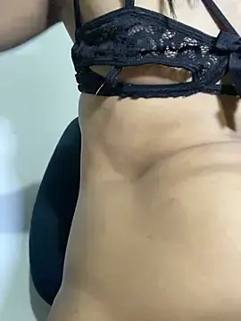 Stripchat Live Porn of DOLL_CUMSHOT