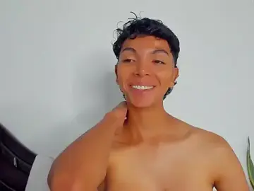 Stripchat Best live sex cam show of xhenisa_