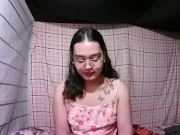 Stripchat Nude Webcam of asian_janella