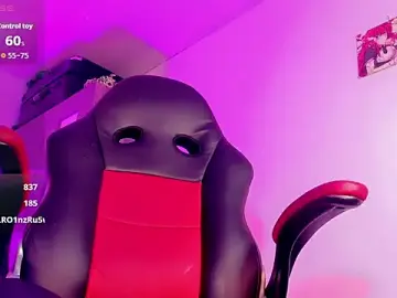Stripchat Sex Cam of naomy__xx