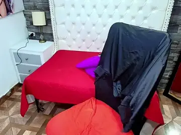 Stripchat Free Porn Cam of TRINY_TS