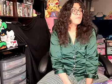 Stripchat Sex Cam of ShinyCherub